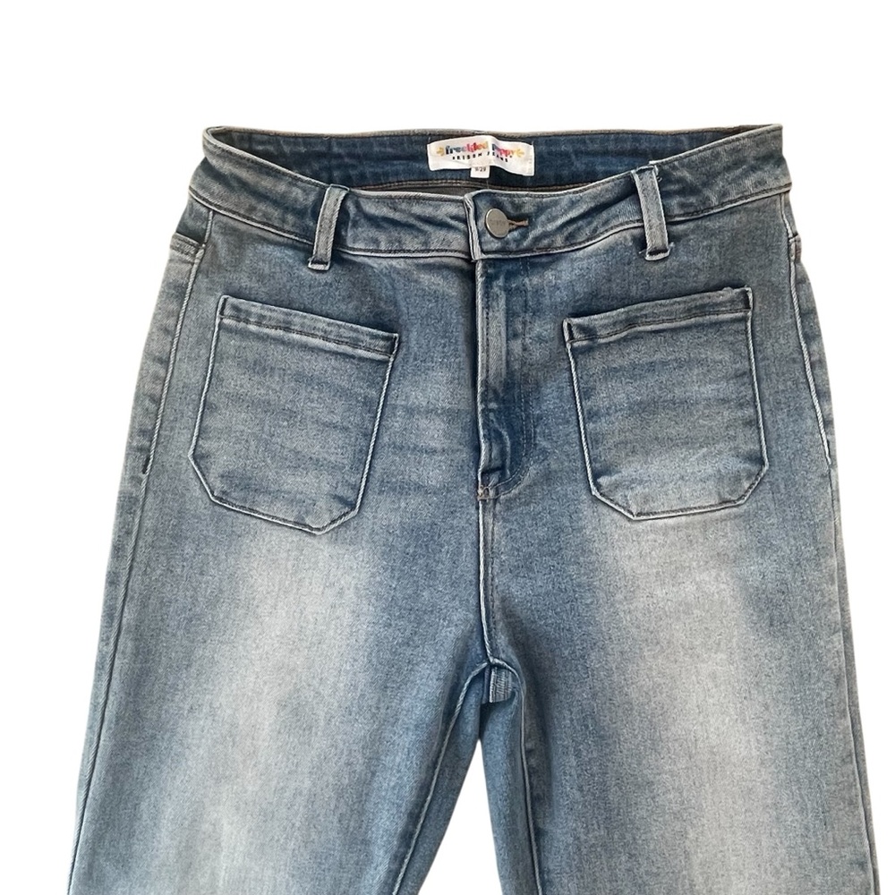 Risen High Rise Light Wash Wide Leg Flare Jeans 70s Premium Denim Size 9/29 - Picture 4 of 17